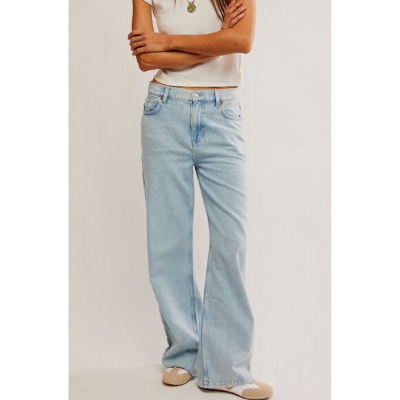 Light Blue Women's Jeans - Picture 4 of 6